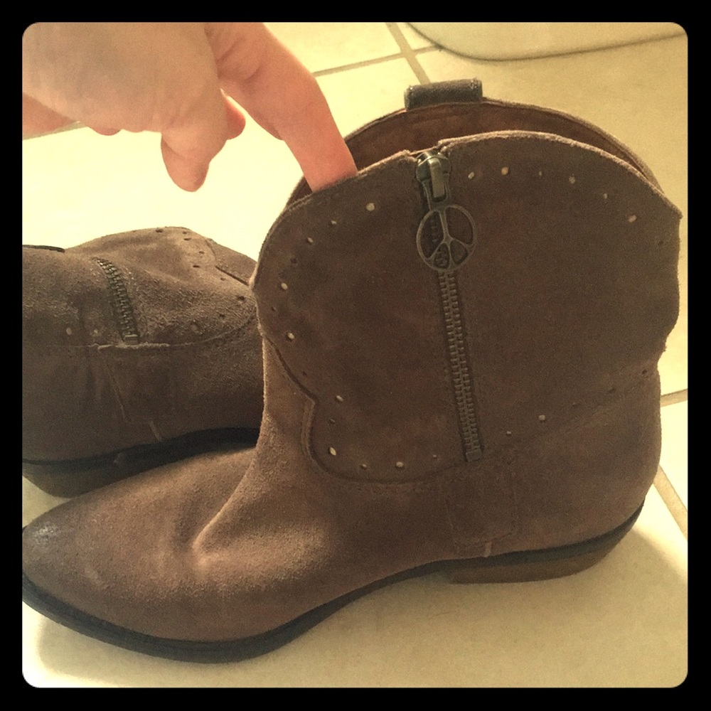 Lucky Brand ankle hugging cowboy boots